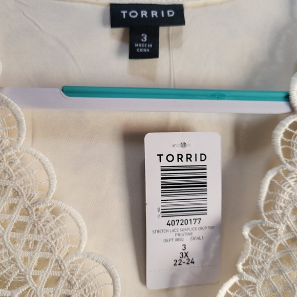 NWT Torrid Stretch Lace Crop Top White 3X - Picture 3 of 6